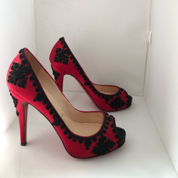 Spectacular Christian Louboutin red satin heels - Picture 2 of 6